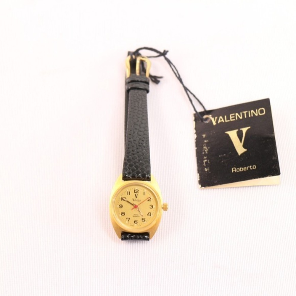 Vintage Valentino Roberto Quartz Women Watch Black Crocodile Leather Strap 3ATM